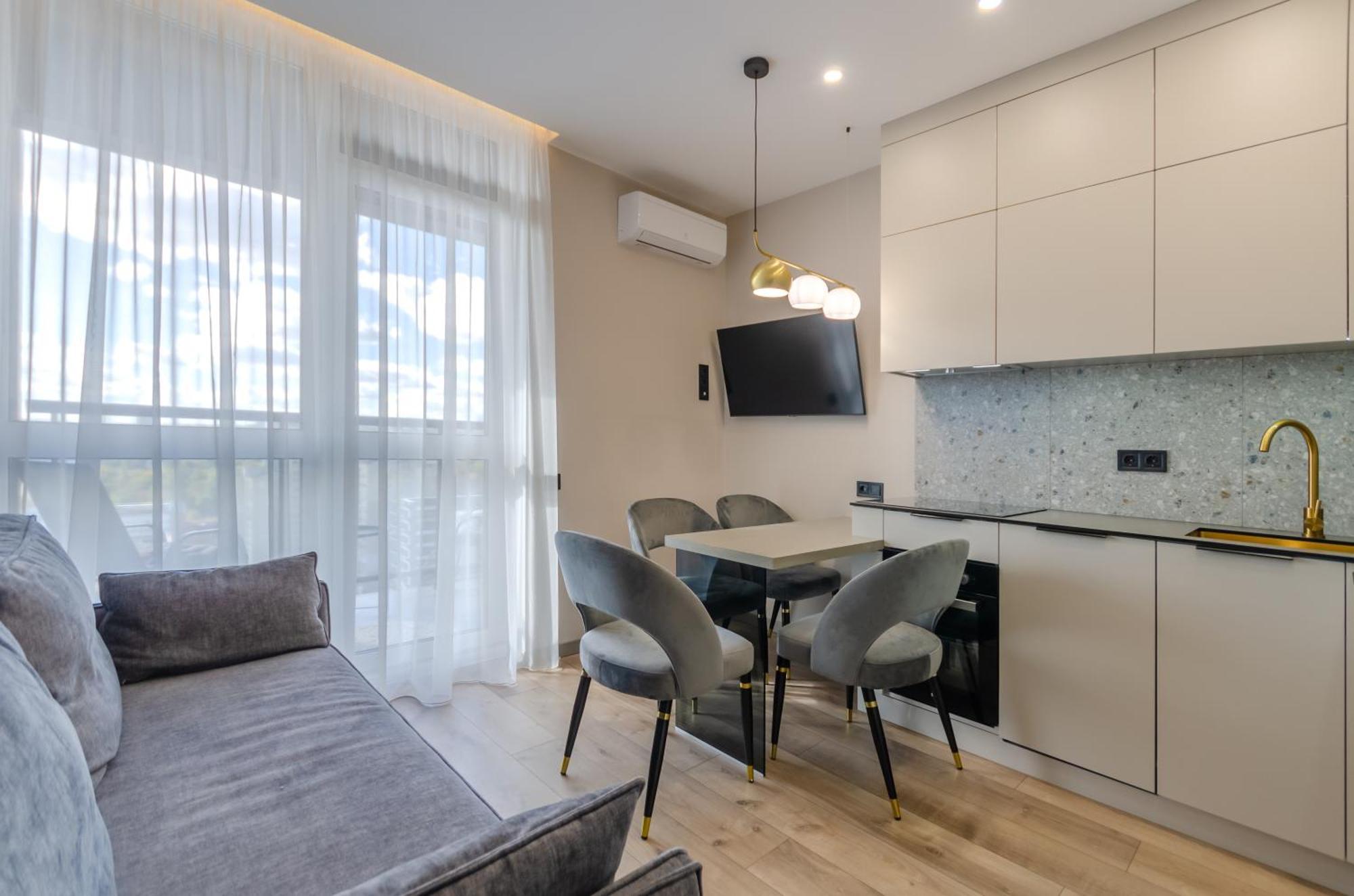 Petrovdom 85-141-122-38 Apartments In The Rc "French Quarter" Kiev Dış mekan fotoğraf